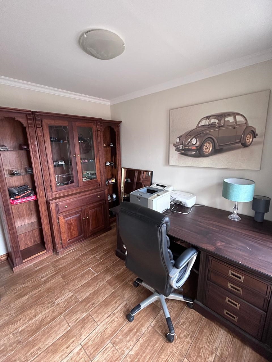To Let 3 Bedroom Property for Rent in Melodie North West